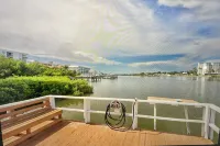 FIRST-CLASS "ALL INCLUSIVE" WATERFRONT DREAM