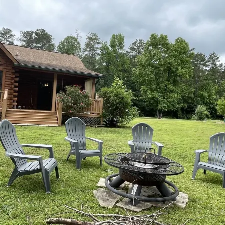 Unique lakefront 3 BR cabin directly on Lake Hartwell! 20 min drive to Clemson!