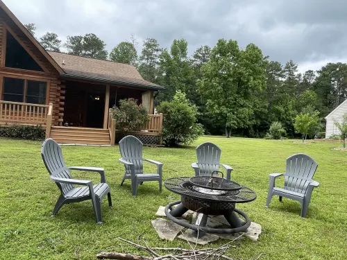 Unique lakefront 3 BR cabin directly on Lake Hartwell! 20 min drive to Clemson!