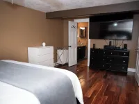 Cozy Home with a Pool, Hot Tub & Steam Shower Hotels in Sandy