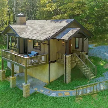 Mountain Cabin Oasis: hot tub&fire pit
