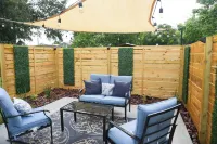 Cozy 1 bedroom suite-apartment. Hotels near Ridge Road Shopping Center