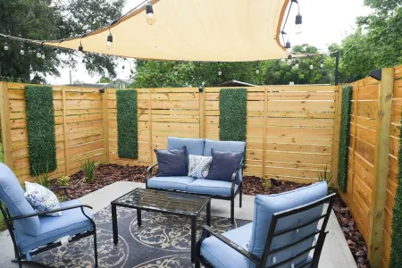 Cozy 1 bedroom suite-apartment.