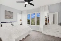 Island Living on Longboat Key 3 minute walk to the beach!