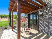 Bryn Mawr Vineyards Gatehouse:  Newly Remodeled Home on the Vineyard