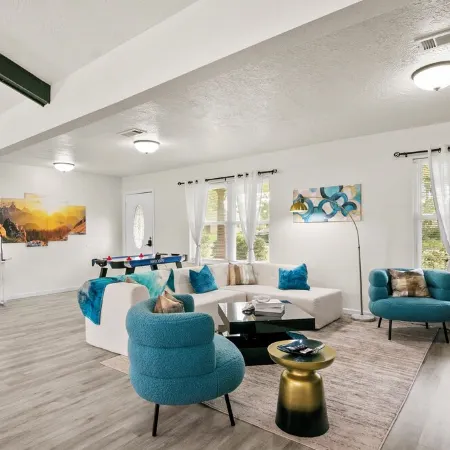 Modern Luxury with Cozy Vibes
