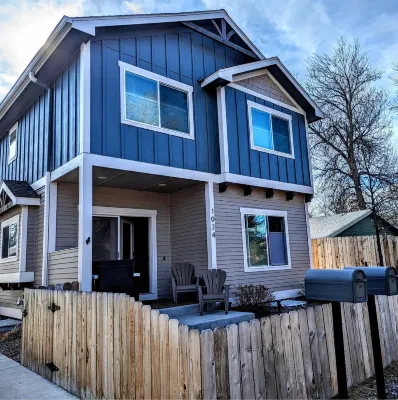 5th Street Retreat, quiet townhome a short walk from the heart of Loveland