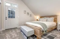 7 Minute Walk to Town Lift and Main Street - Spacious Mountainside Retreat!