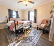 Newly Renovated Amazing Lake Retreat! Sleeps 11- Walk to Water & Boat Ramp!