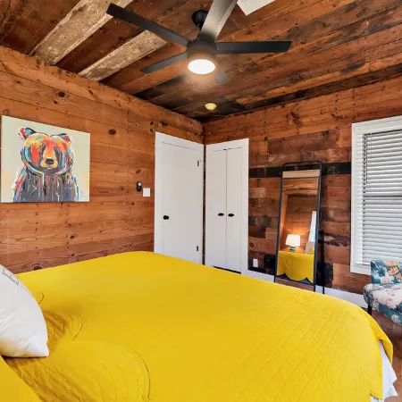 The Duet 1 BR- Just Steps from Baylor University and Minutes from The Silos
