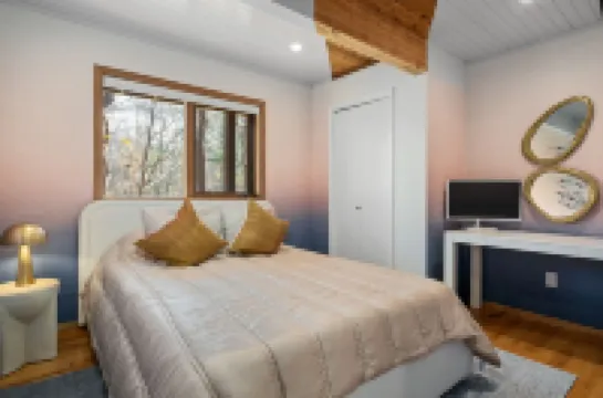 Modern Chalet 5bd 3bth with Hot Tub, Game Room, Private movie theater, 3 decks