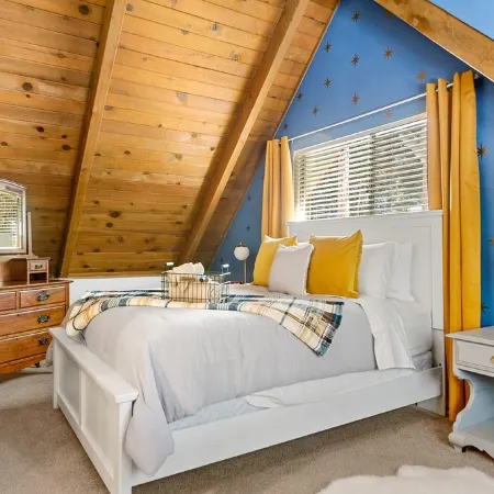✥ Beautiful Forest, Family Friendly cabin, Lake Access , Pets Welcome ✥