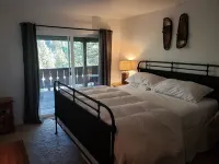 NORTH LAKE TAHOE VACATION RENTAL WITH SKI AND MOUNTAIN VIEWS, HIKE & BIKE TRAILS