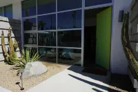 Mid Century Vibes close to Downtown Palm Springs