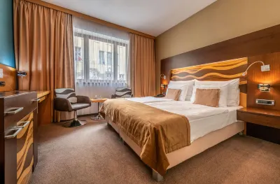 Danubia Gate Hotel Отели в г. 