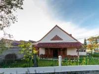 Belgareti Modern Ethnic House Cipanas Puncak Hotels in Pacet
