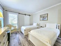 Center of Sea Pines; View of Lagoon; Walkable to Harbour Town/Beach Club/Market