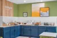 Spark by Hilton Minot - breakfast
