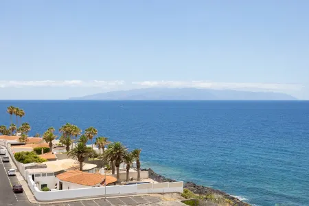 Spectacular Duplex Seafront with Awesome views and sunset !!!