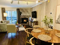 Canyon Lodge CHAMONIX Condo. Minutes Walk From Lifts.