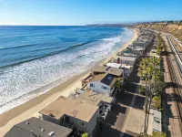 Oceanfront Retreat: 2BR Home with Private Beach Access, Firepit & BBQ Hotels in Dana Point