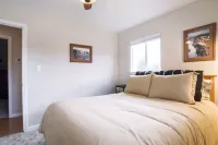Home Away From Home, backyard Oasis, walk to dwtn, Hot Tub, 25mi. to Aspen