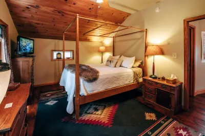 Fingerlakes Farmhouse  on Seneca Lake and Cayuga Lake Wine Trails Sleeps 4
