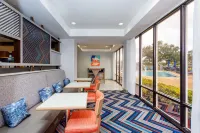 Hampton Inn Orlando-International Airport - Haustierfreundliche
