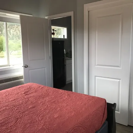 Modern Tiny House in Apple Orchard Between Zion and Bryce