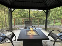 Gorgeous Eco Tiny Home on Organic Farm Within 5 Minutes of Downtown Hilo.