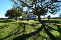 Silverspur at Round Top- Amazing restored 1800's Farmhouse on 40 acres w/a pool!