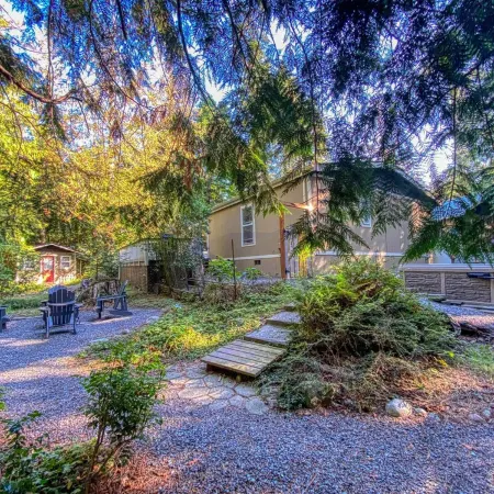 Clean & Cozy 2br/2ba, Remodeled w/ Hot Tub, Close To Beach & Town: See Reviews