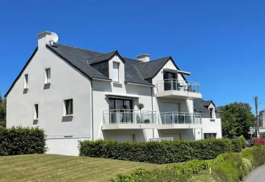 South-Facing Sea View Apartment in Carantec