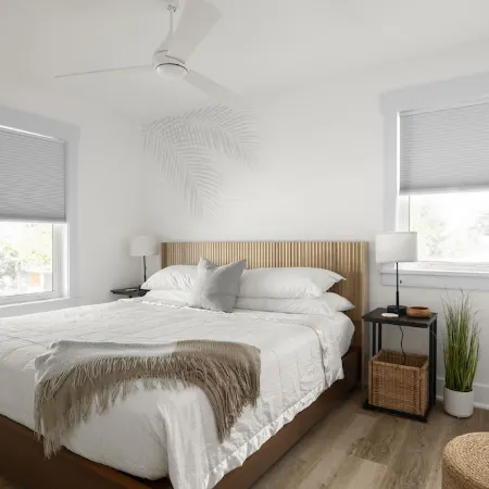 Chic Cottage Walk to Downtown Dunedin & Waterfront Pets Ok- Barefoot Parrot 3 Отели в г. Данедин