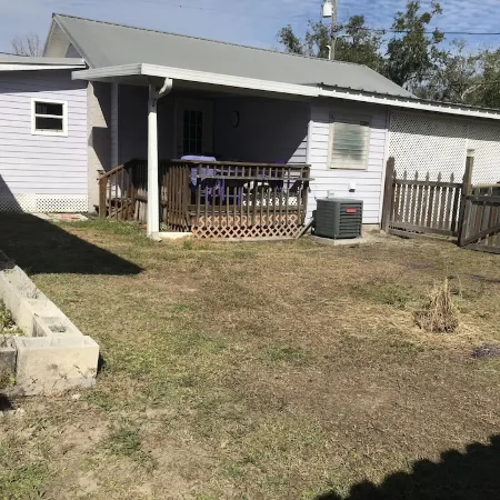 Private Home and Entrance, Stocked Kitchen, Fenced Yard, Pets, Boats ok,Parking