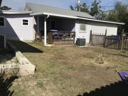 Private Home and Entrance, Stocked Kitchen, Fenced Yard, Pets, Boats ok,Parking