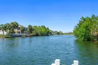 Remodeled! Kayaks- Watermat ! Bike!  5 Mins from Weeki Wachee Springs!Golfcart!