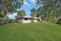 Family Retreat: Patio, RokuTV, Sleeps 10