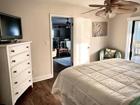 Beautiful Beachfront Haven!