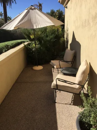 Biltmore Golf and Resort (just steps away from the fabulous Biltmore Hotel) Отели рядом с достопримечательностью «Пистева Пик»