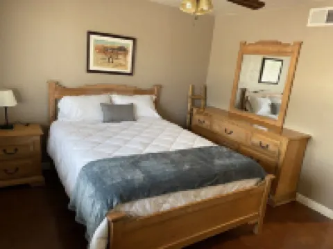 Quiet 3 acre Ranch Home with incredible mountain views!! 丹戈豪園酒店