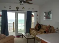 2 BR/2 BA Hatteras Top Floor Oceanfront Condo