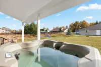 Mtn View Getaway - w/ Hot Tub, Close to Schweitzer