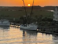 Walk to Waterfront Dining, Shops, Wine Bar. 2 Miles from I-95. No Pet Fee! Hotels in Darien