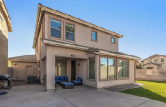 Spacious 4-bedroom house in delightful Surprise with WiFi, AC close to downtown