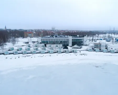 Seaside Glass Villas Hotels in Kemi