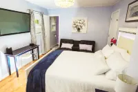 Private room with separate entrance. Wilmington,North Carolina