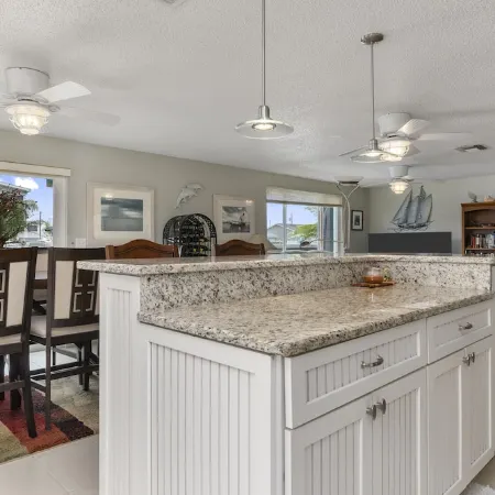 Waterfront-canal/w/Gulf view-pets welcome-private dock for a fee.