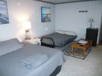 Sleeps 2-6 Adults (1-3 cpls Hotels in Antrim County