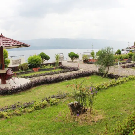 Darma Agung Beach Hotel Parapat